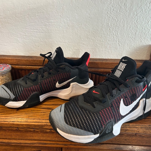 Nike Air Max "Impact 3" White, Black and Crimson *DC3725-009* Sneakers Size 9 - Picture 2 of 6